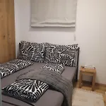 Zeiger Apartment *